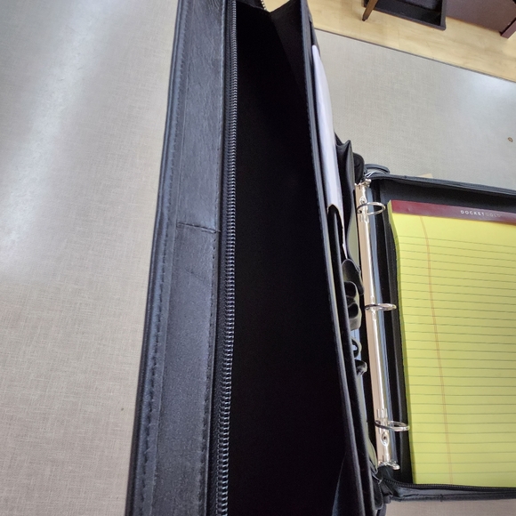 Royce leather portfolio binder - Picture 5 of 6